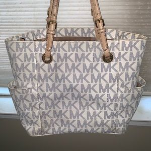 MICHAEL KORS JET SET TOTE NAVY/CREAM